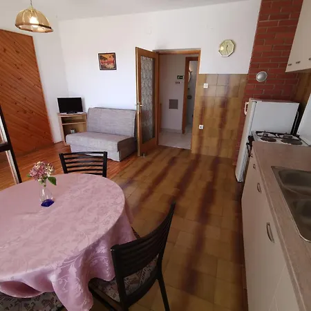 Fuer 2-3 Personen Mit Balkon By Interhome